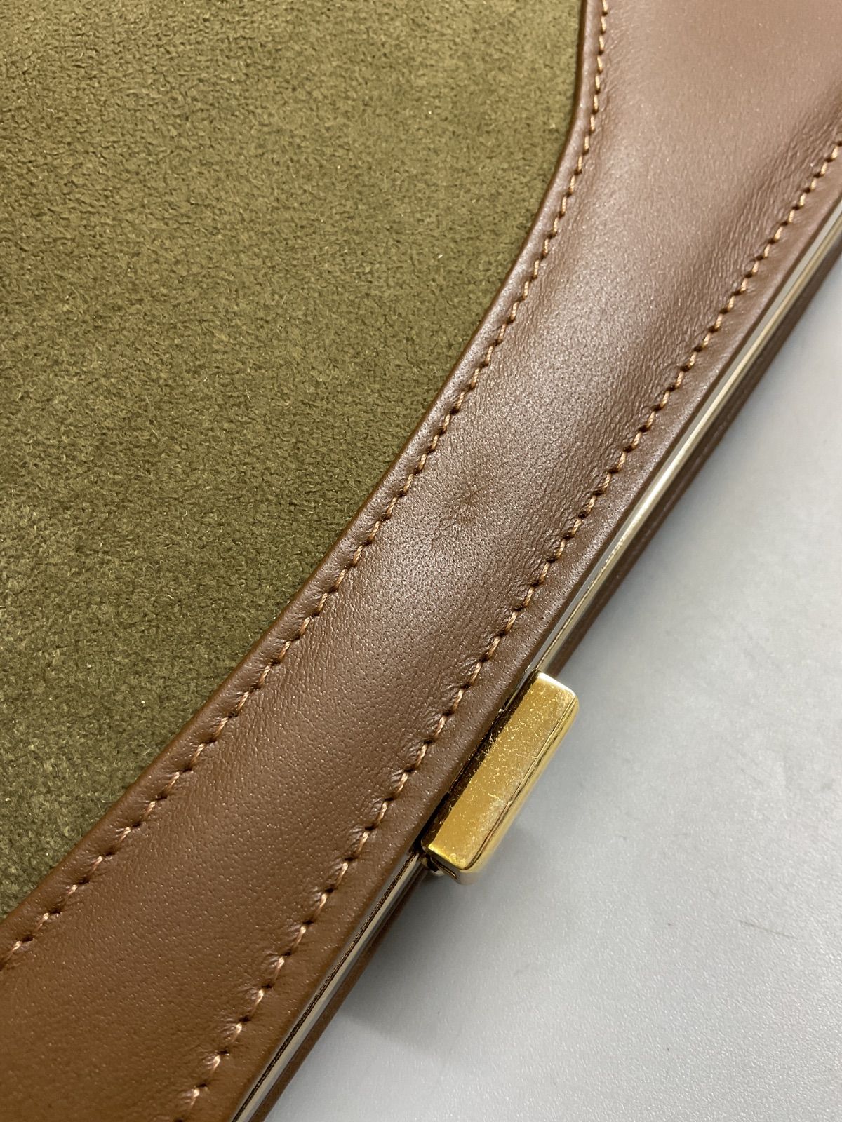 クラッチバック