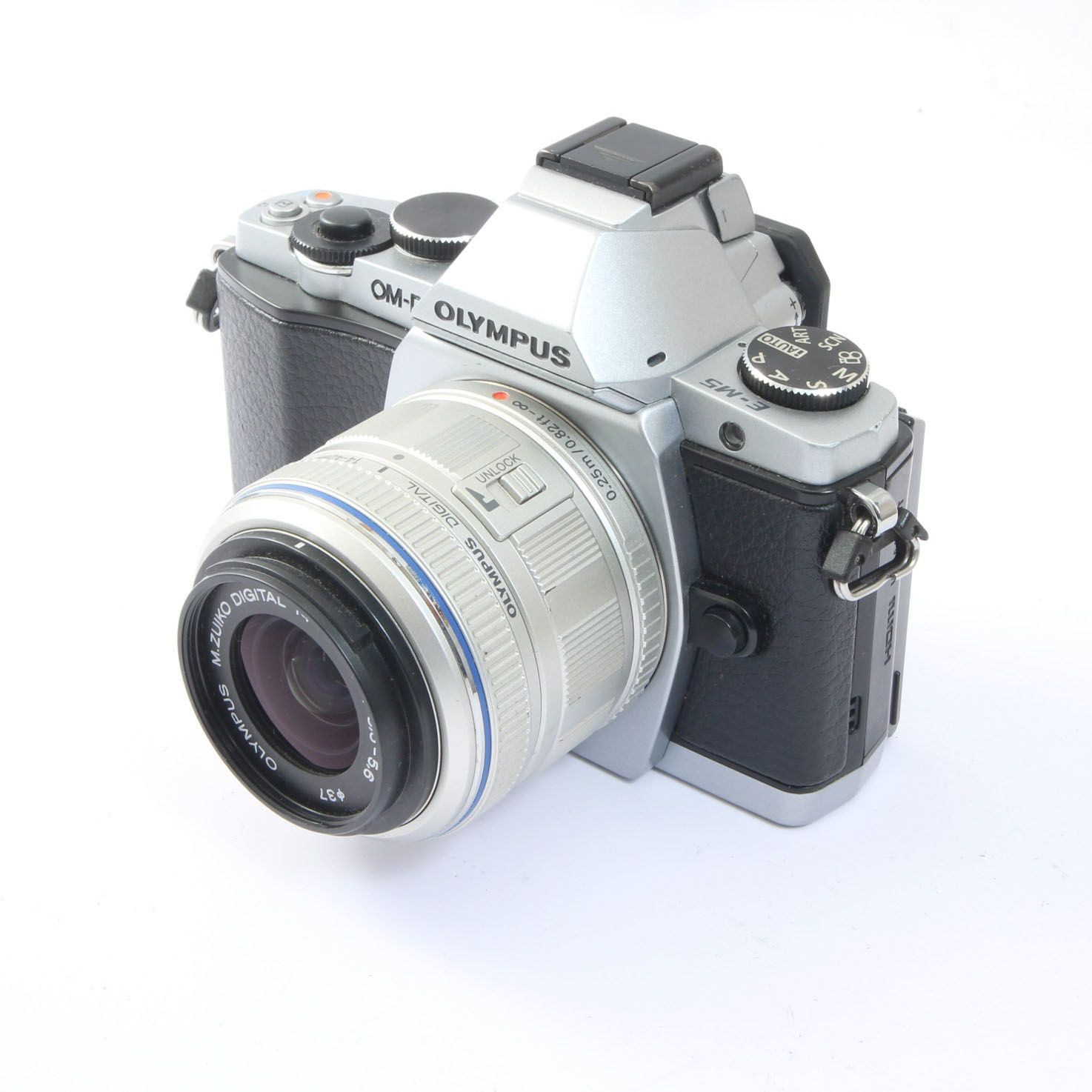 OLYMPUS オリンパス OM-D E-M5 標準レンズセット HLD-6G グリップ シャッター数5310回