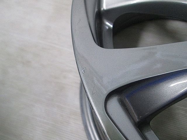 装着車種ヴォクシー