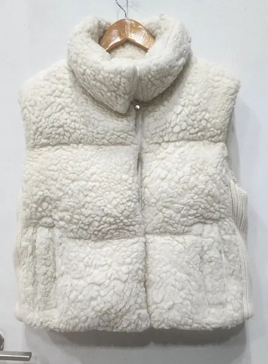 ワープホワイト Shearling ウール ダウン ベスト 36