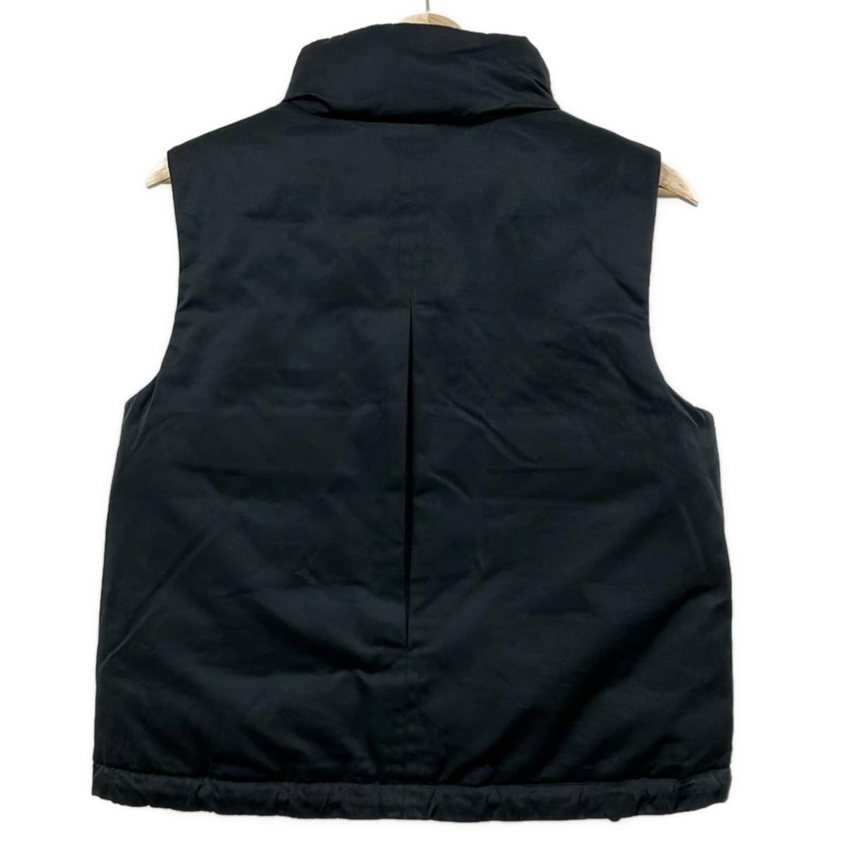 美品！theory セオリー　ダウンベスト Sサイズ theory(セオリー) ダウンベスト サイズS レディース - 黒 冬 - メルカリ