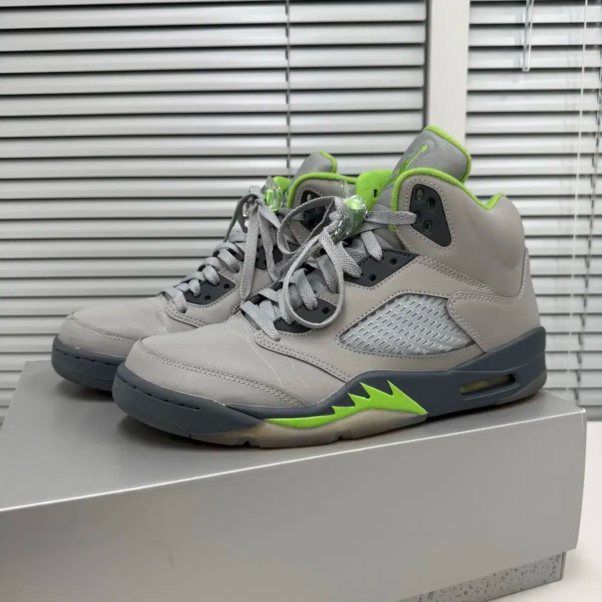  ナイキ ジョーダン 5 グリーンビーン 280 シューズ(男性用) バスケットボール