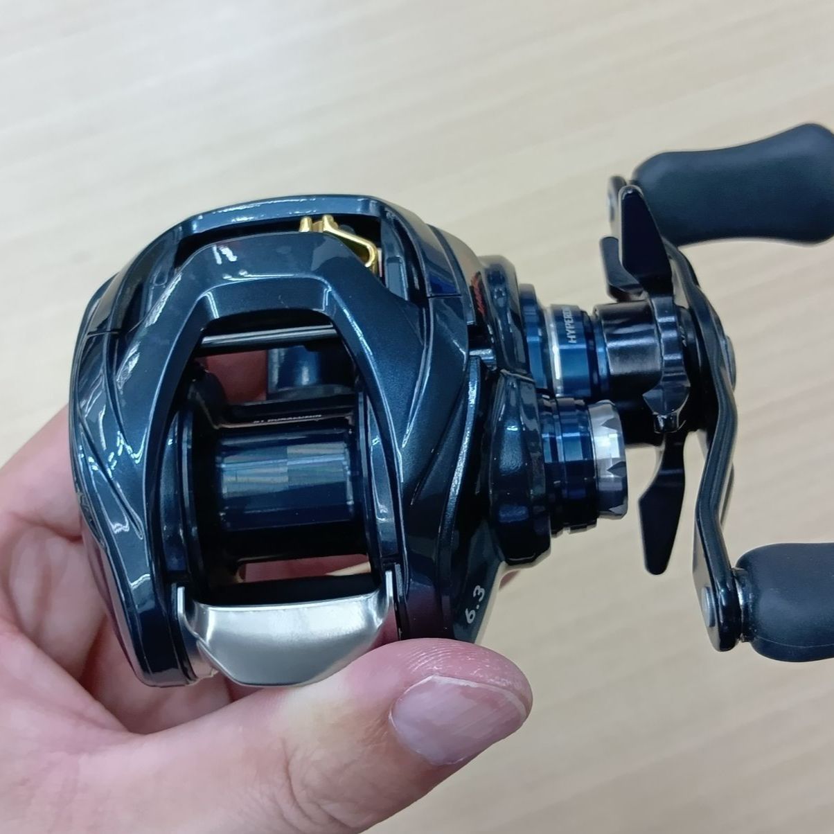  併売 ダイワ スティーズA TW HLC 6 3 R ジグ ベイトリール(ルアー用) リール