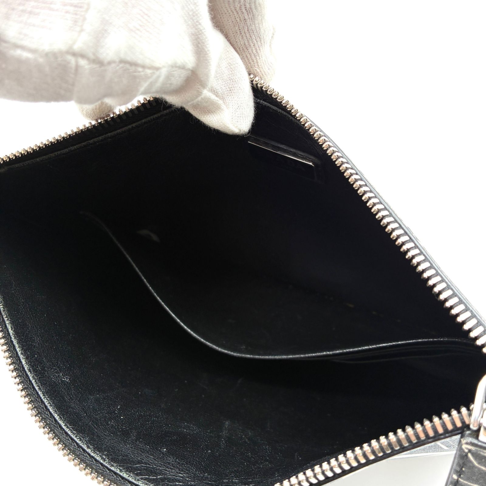 希少デザイン】PRADA プラダ クラッチバッグ コミックプリント 三角  