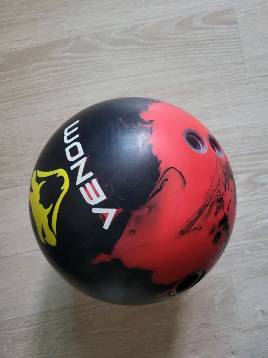 ボーリングボール