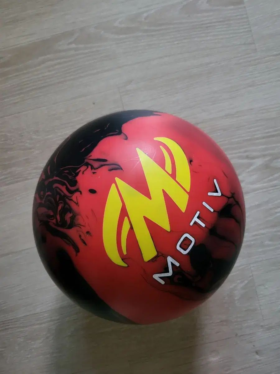  MOTIV リーサル ヴェノム 15 p ボーリングボール ボウリング スポーツ