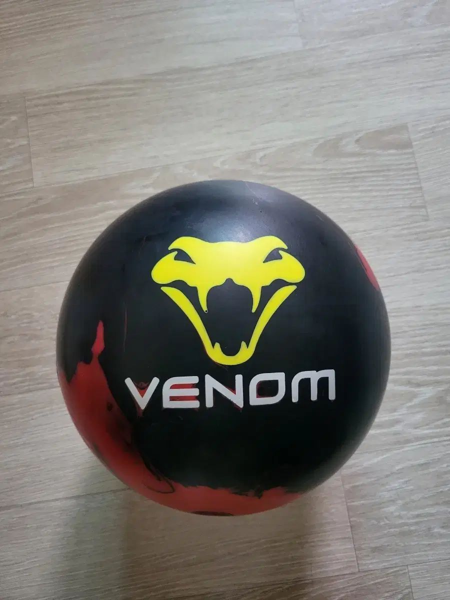 MOTIV リーサル ヴェノム 15p ボーリングボール