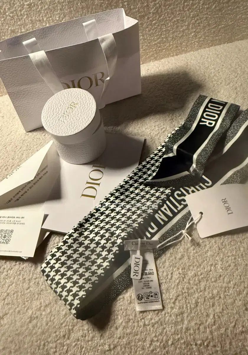 ディオール オブリーク スカーフ リー ミ オール