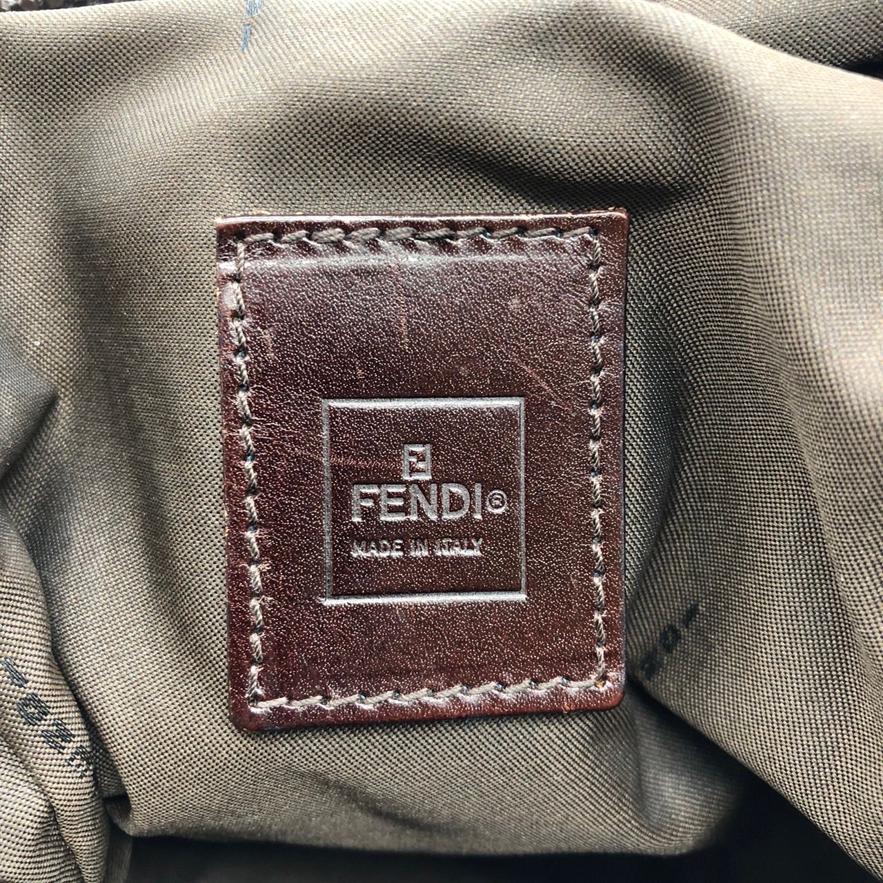 ナイロン ブラウン