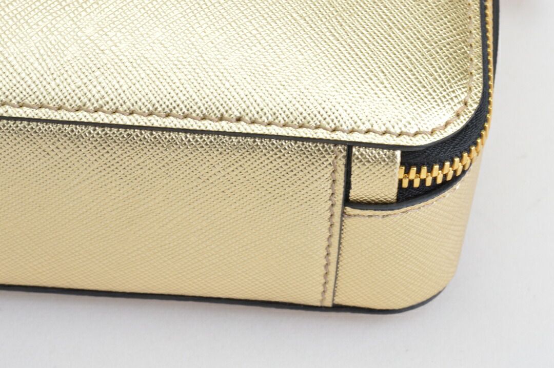 スポーティスタイル プラダ PRADA サフィアーノ トラベル ショルダーバッグ ゴールド レザー 2VH078 レディース F-YA1163