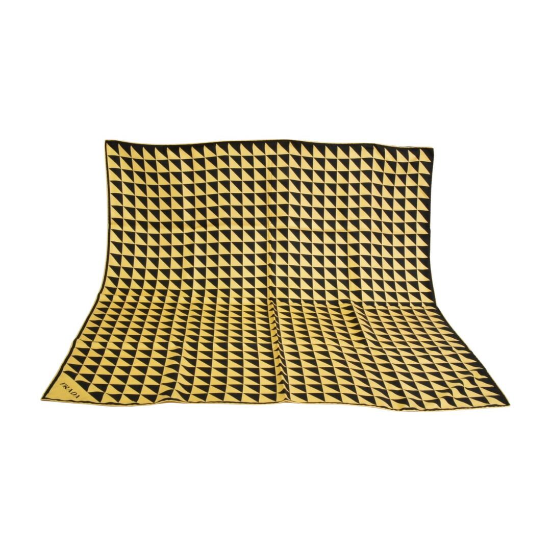 プラダ PRADA トライアングルロゴ プリント シルクスカーフ ブラック イエロー 1FF001 レディース F-YA1165