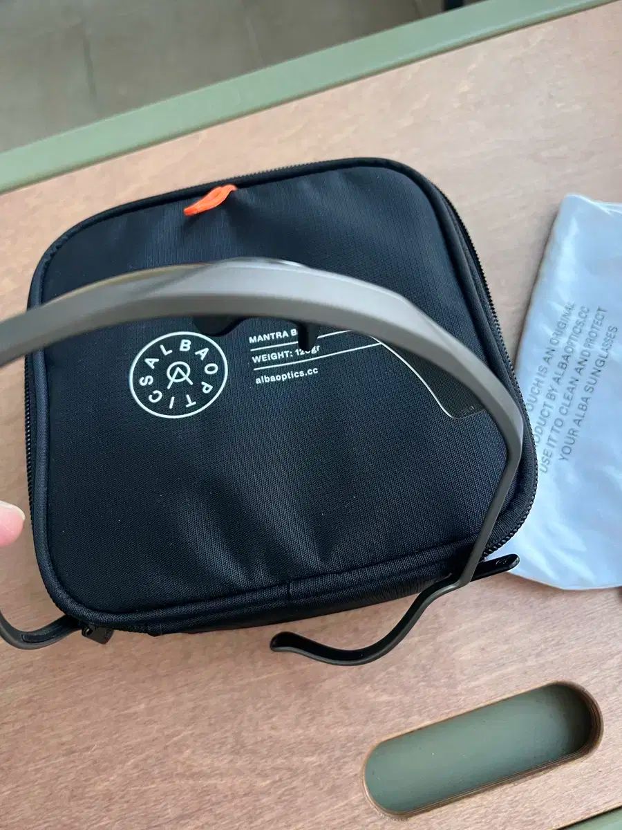  アルバオプティクス マントラ サングラス 販売します サングラス 小物