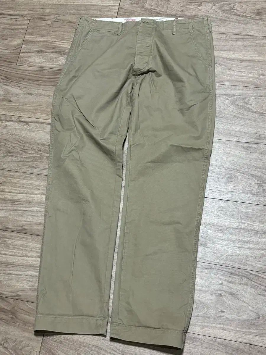 トイズマッコイ アレキサンダー マックイーン チノ 36