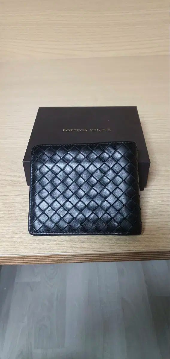 BOTTEGA VENETA ボッテガ ヴェネタ 二つ折り財布 財布 ブラック A級 鑑定済