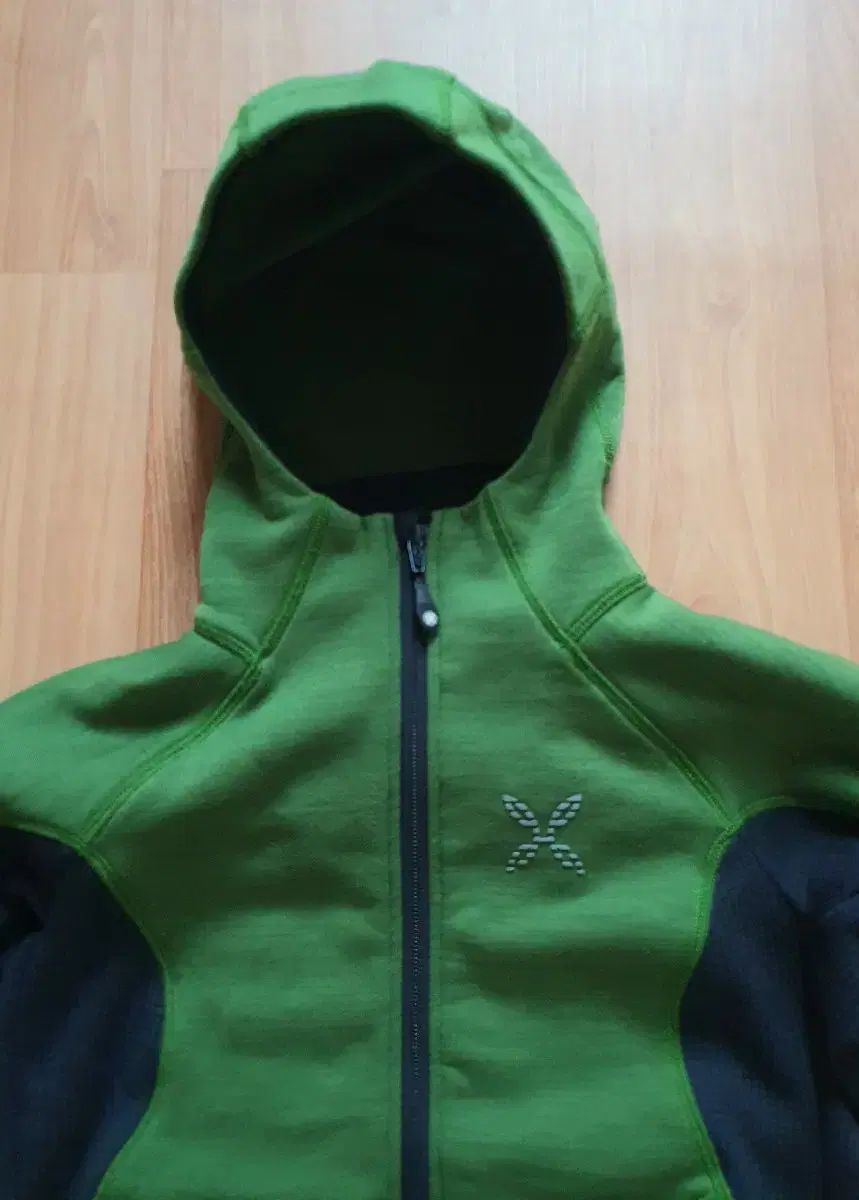 モンチュラ MONTURA ストレッチ マリア フーディー s