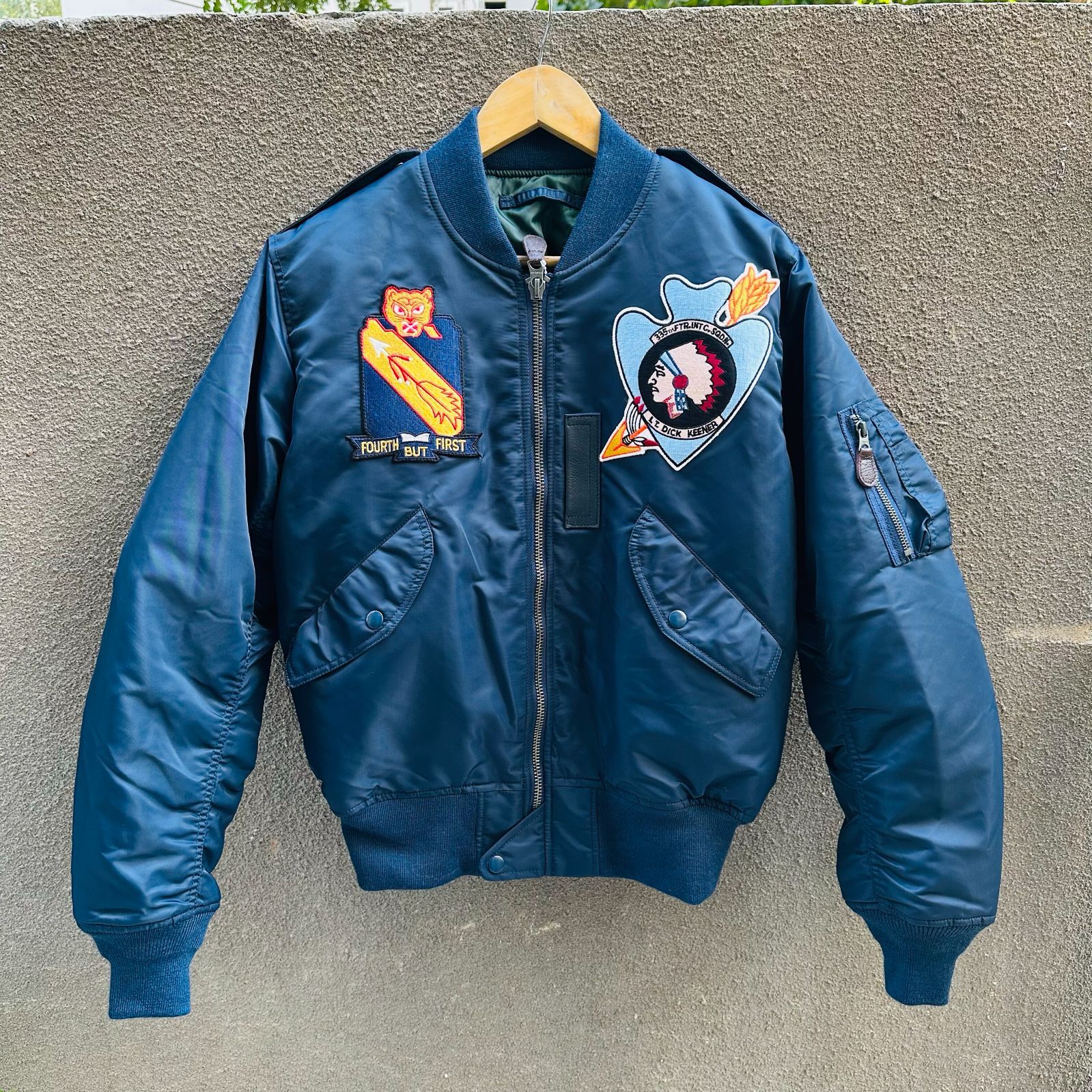 h 美式ヴィンテージ L2A インターセプト フライトジャケット|中綿入り|軍用風 海空徽章 インディアン刺繍|男女兼用 秋冬アウター