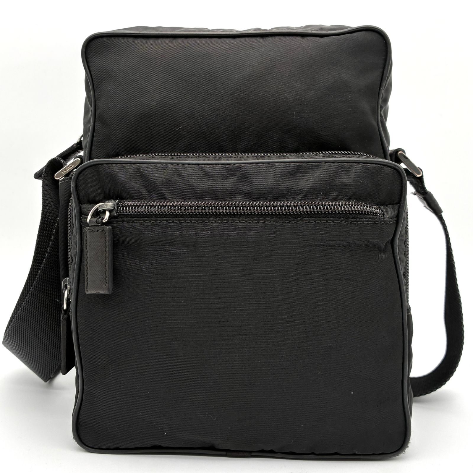 美品 PRADA プラダ ショルダーバッグ 三角ロゴ プレート 白タグ 多収納