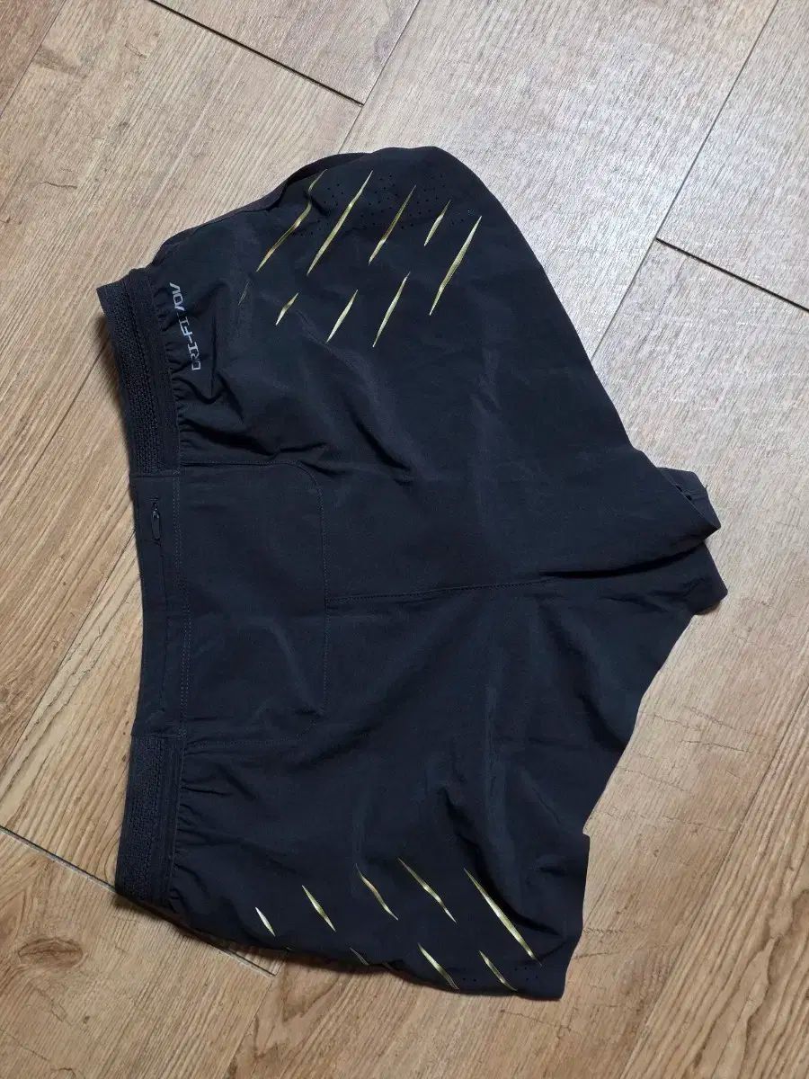 ナイキ エアロスイフト ヤコブ エディション ショーツ