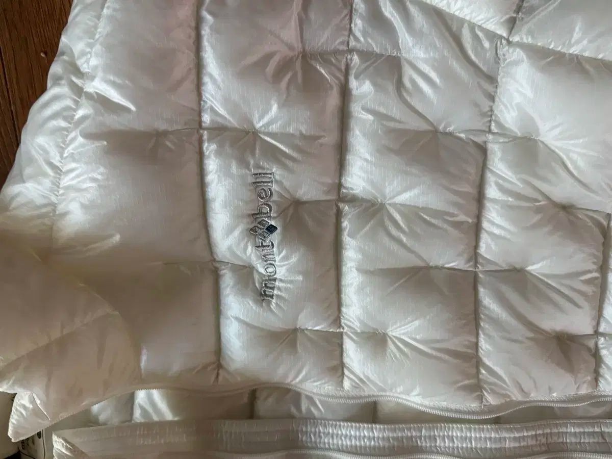 モンベル 軽量プラズマ1000 サイズ 110 実物画像あり 実際サイズXL