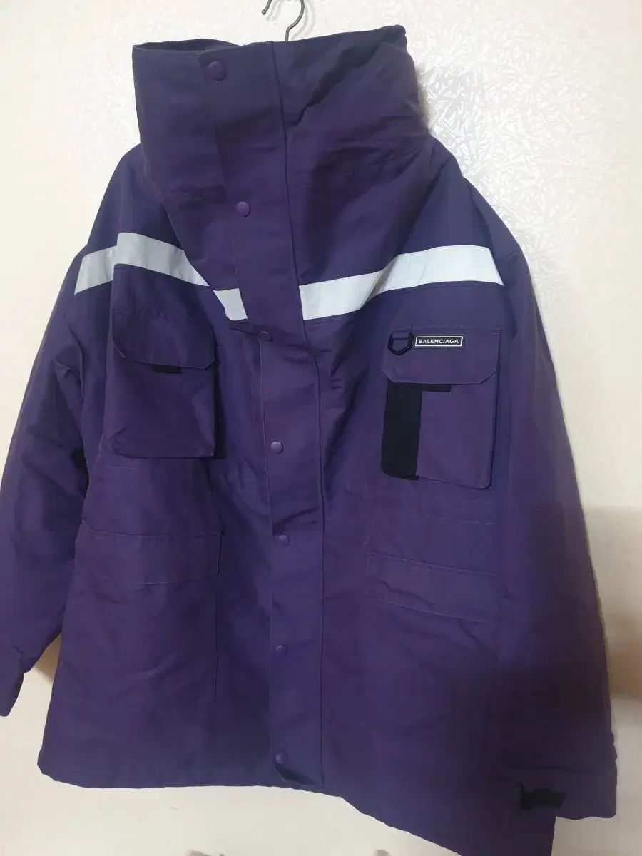 バレンシアガ マウンテンパーカー BALENCIAGA（マウンテンパーカー）のフリマアイテム一覧