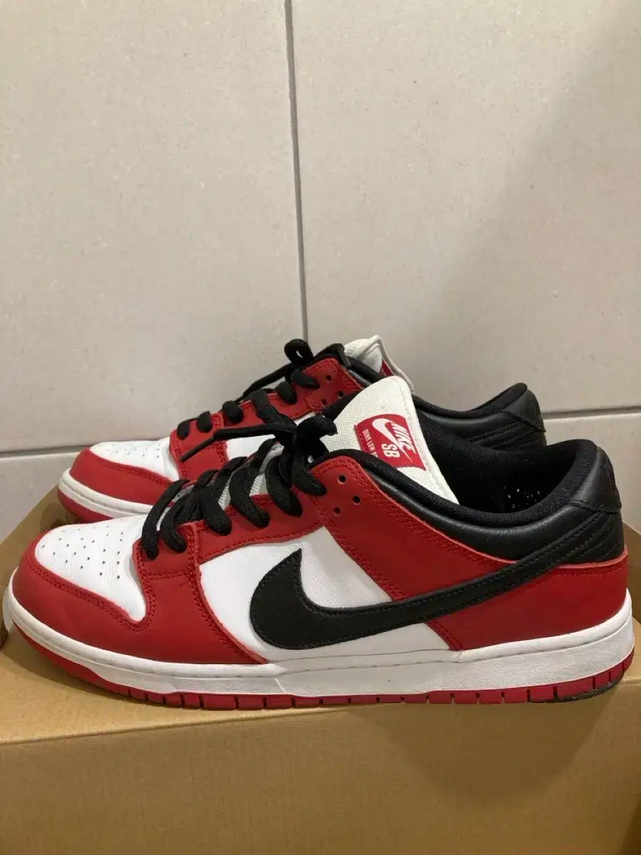 ナイキ SB ダンク ロー プロ シカゴ 300