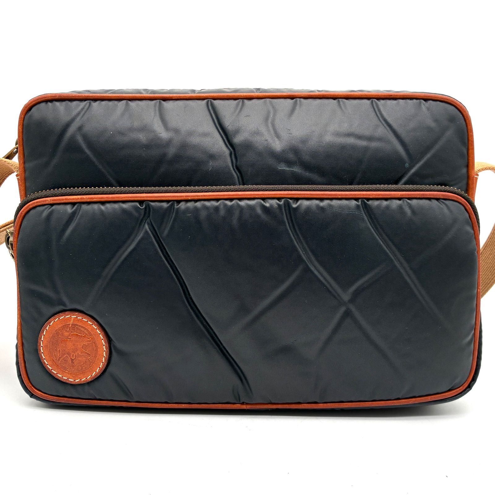 美品 HUNTINGWORLD ハンティングワールド ショルダーバッグ バチュー