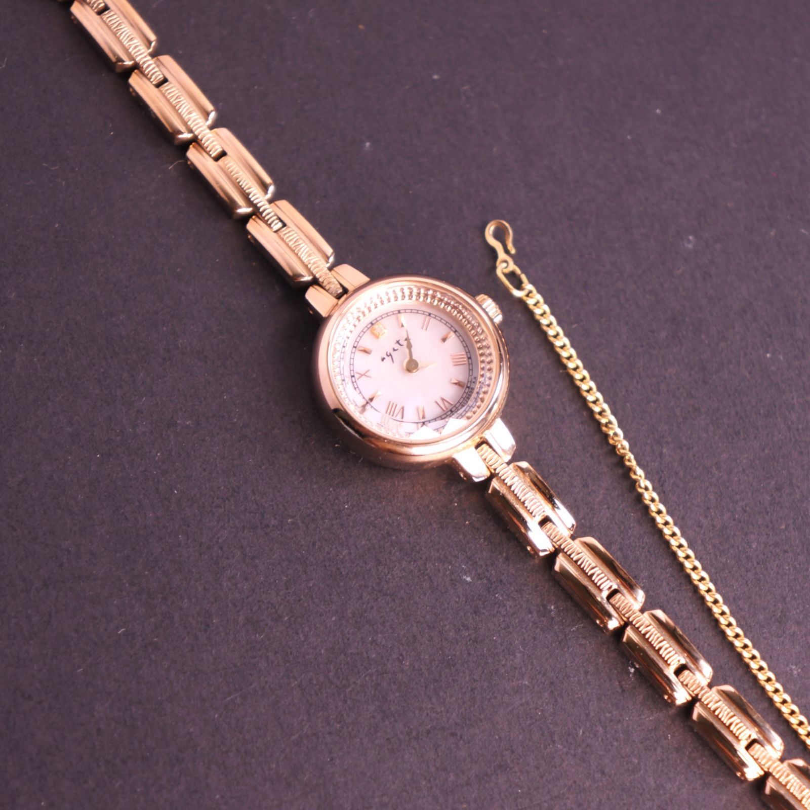 稼働美品】agete ラウンドフェイスソーラーウォッチ イエローゴールド