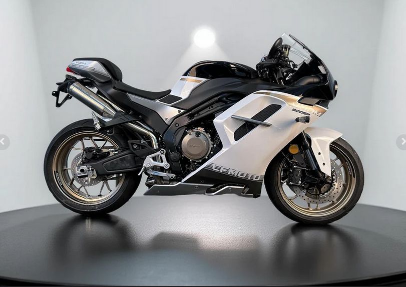 CFMOTO 500 SR ハイマウント フルエキマフラー