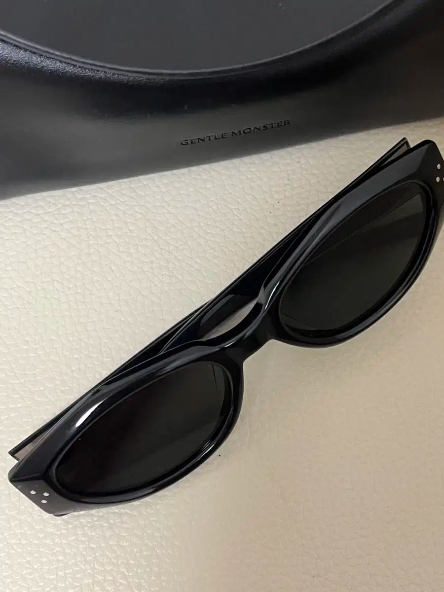 GENTLE MONSTER ジェントルモンスター DA DA! 01 ブラック