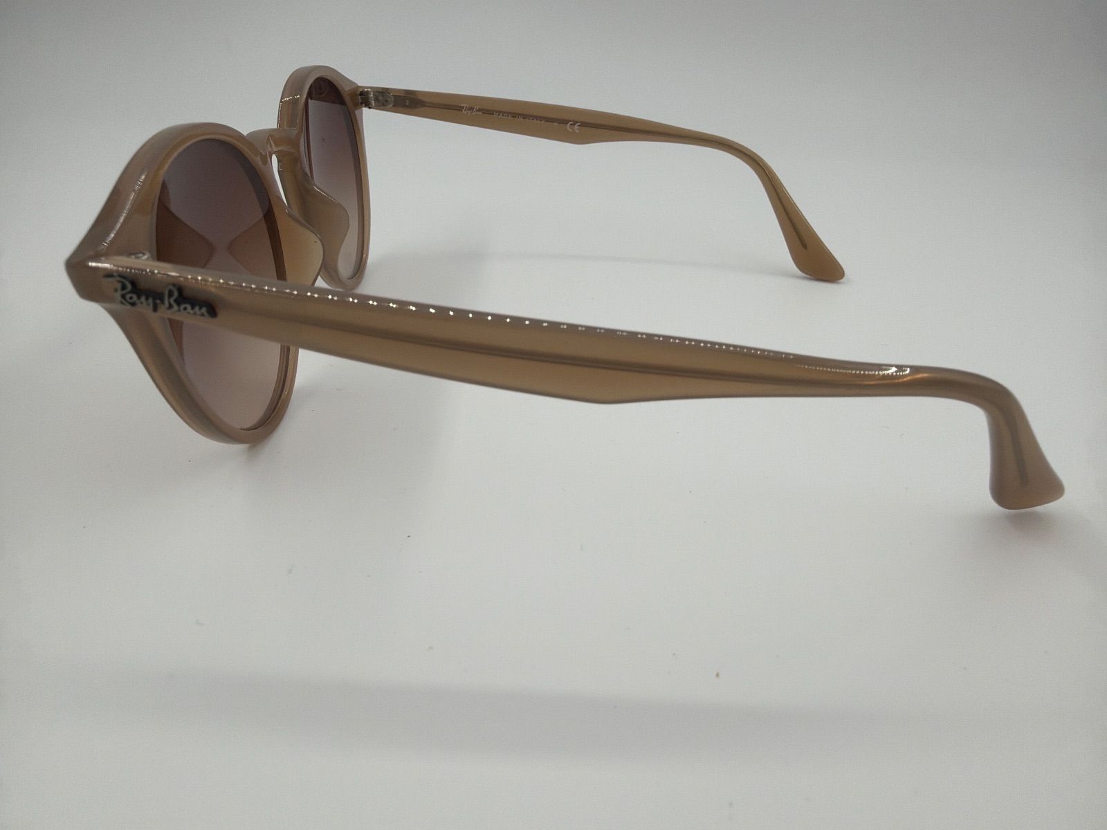 ベージュ レディース