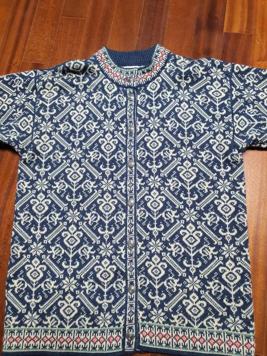 耐久性がある ノルディックニットカーディガン デイルOFノルウェー