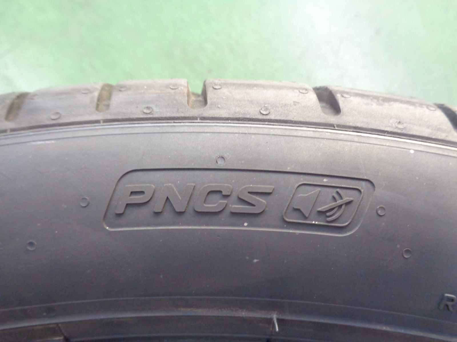  ピレリ Pゼロ PZ 4 255 40 R 21 ボルボ認証マーク付き 1本 タイヤ 神奈川県 21インチ サマータイヤ ノーマルタイヤ