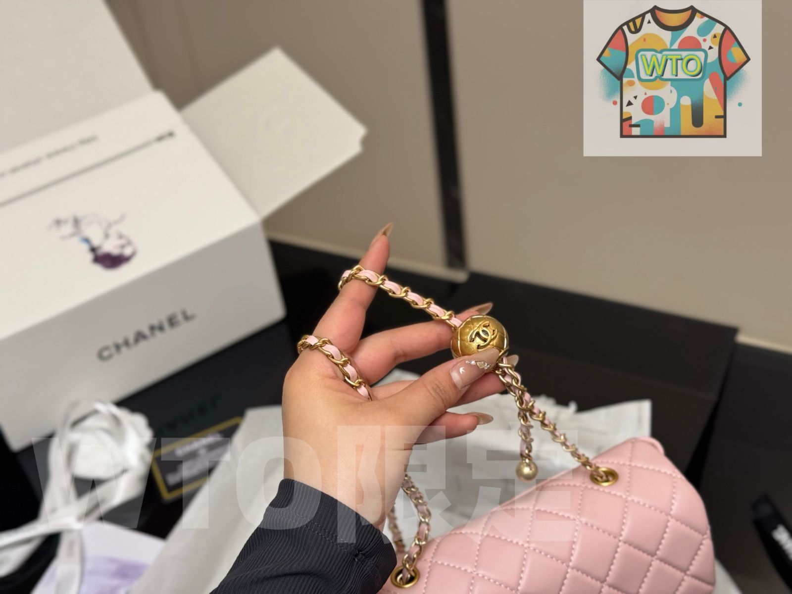 Chanel ゴールドボール