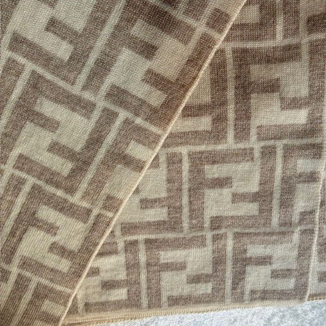 フェンディ FENDI ズッカ FF総柄 ベージュ系 マフラー 【タグ無し