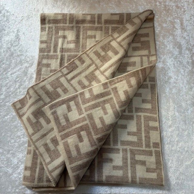 フェンディ FENDI ズッカ FF総柄 ベージュ系 マフラー 【タグ無し