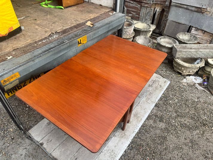 Jentique ヴィンテージ ゲートレッグ ダイニングテーブル オーバル Jentique ヴィンテージ ゲートレッグ ダイニングテーブル オーバル