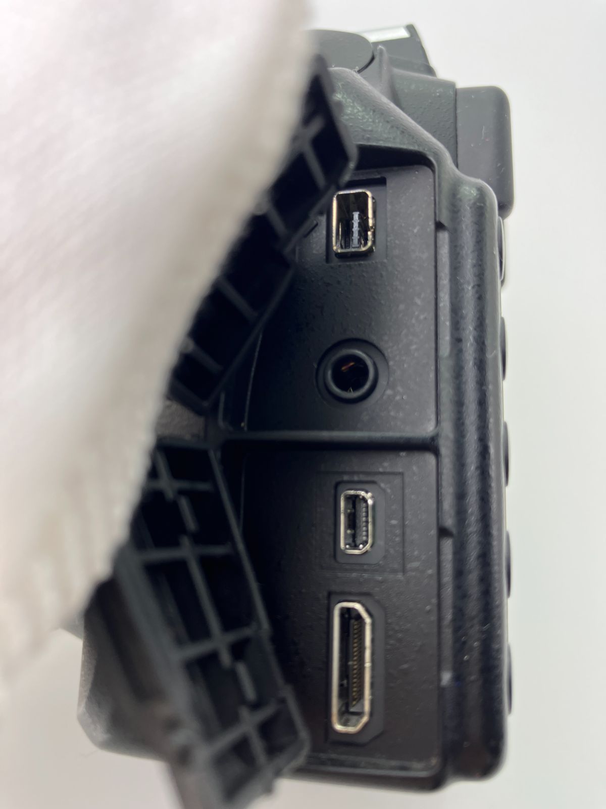 【返品保証・動作確認済】Nikon D3300 返品保証・動作確認済】Nikon D3300 + DX VR 18-55mm II レンズキット