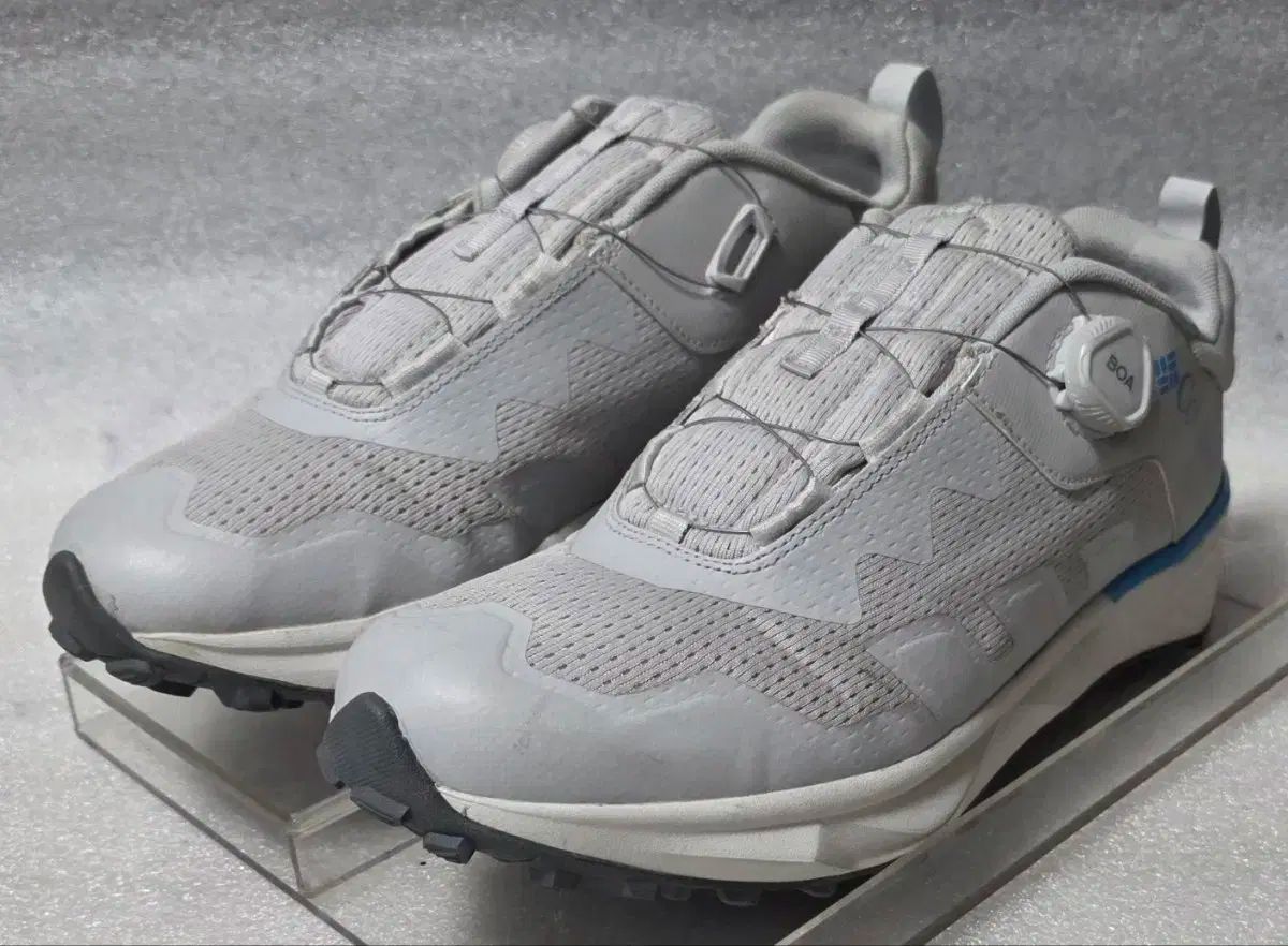 コロンビア Columbia 防水 登山靴 トレッキングシューズ BOAダイアル 295 300