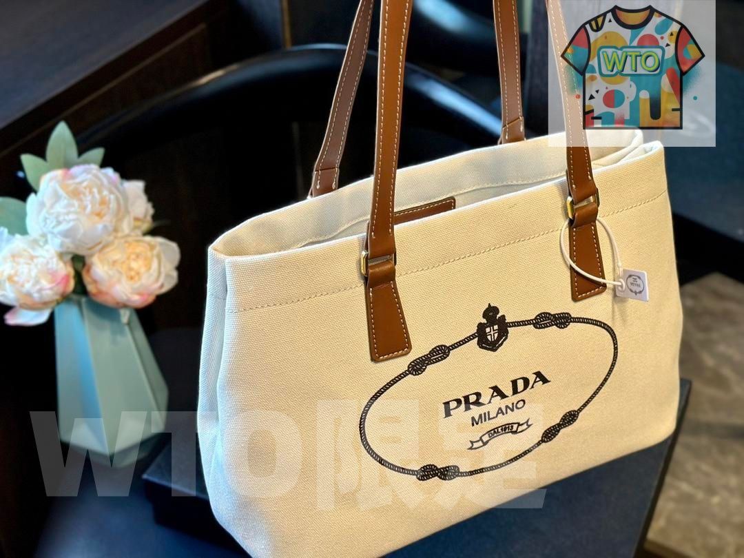 PRADAプラダの通勤必須のキャンバスショルダーバッグ| |