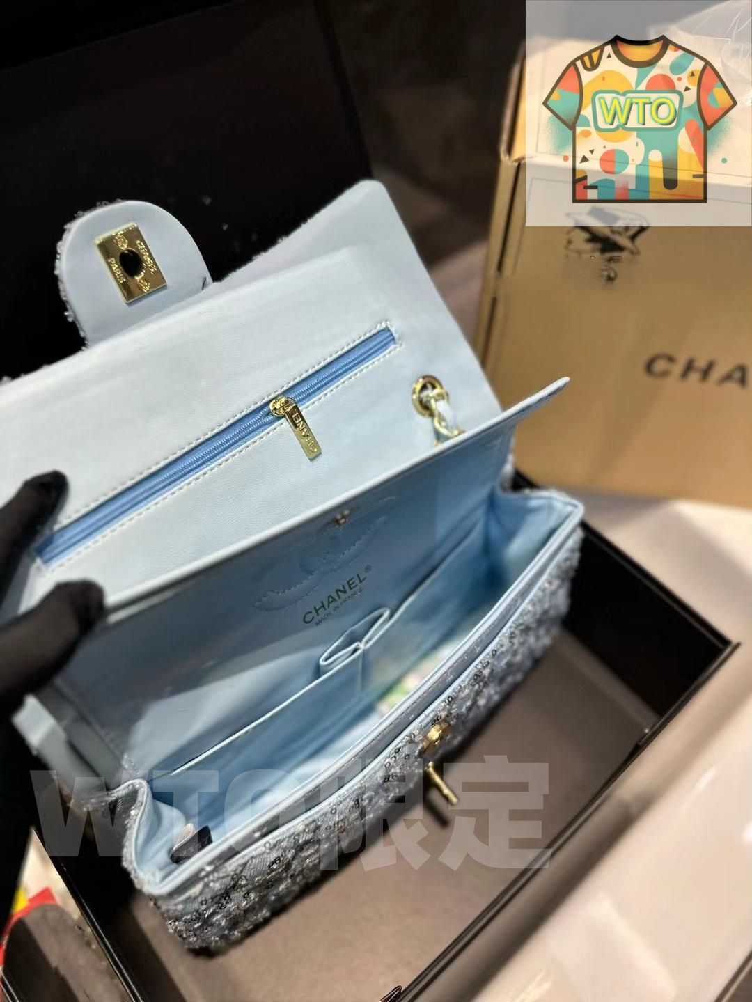 秋冬の チェーンバッグ