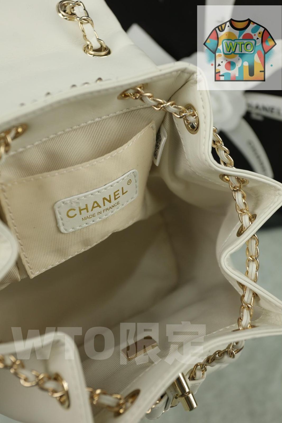 小さくて精巧な｜ ｜