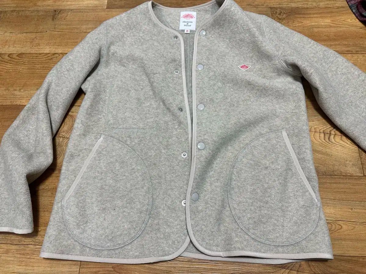 ダントン フリース ノー カーディガン