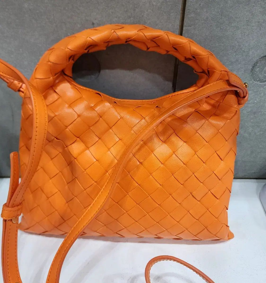 BOTTEGA VENETA ボッテガ ヴェネタ ミニ ホップ トート-クロスバック オレンジ 級 鑑定書
