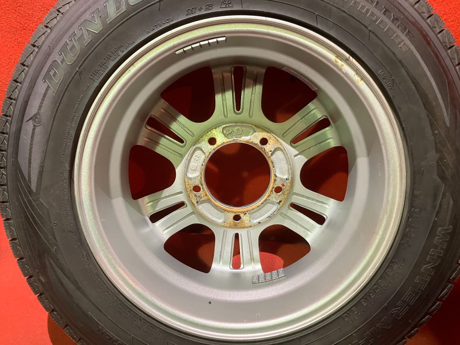  スタッドレスタイヤホイールセット 175 80 R 16 DUNLOP SJ 8 x 6 0 22 139 7 H 社外 4本SET 16インチ タイヤ ホイールセット