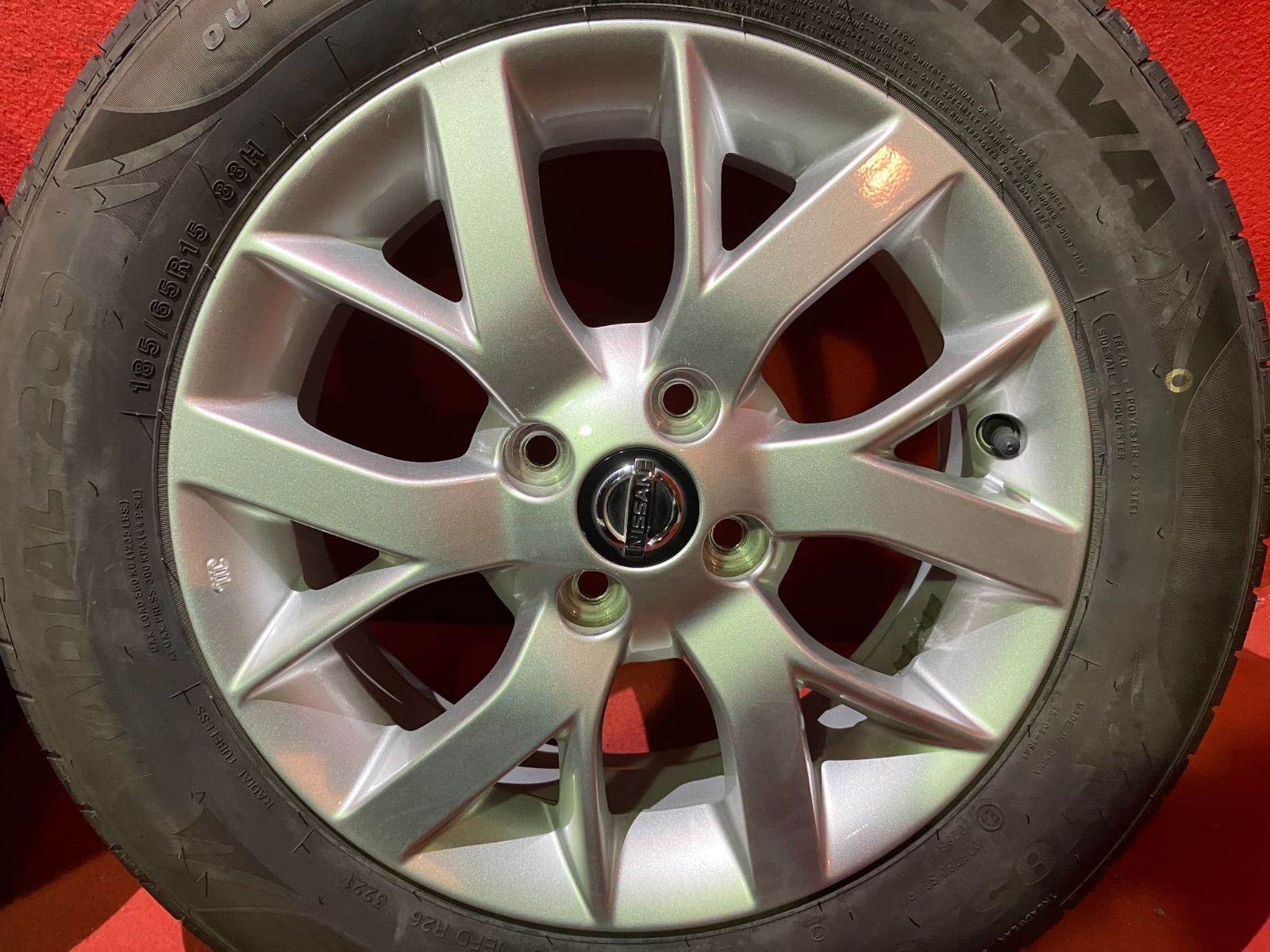 サマータイヤホイールセット 185 65 R 15 MINERVA x 5 40 100 4 H 日産 E 12ノート 4本SET