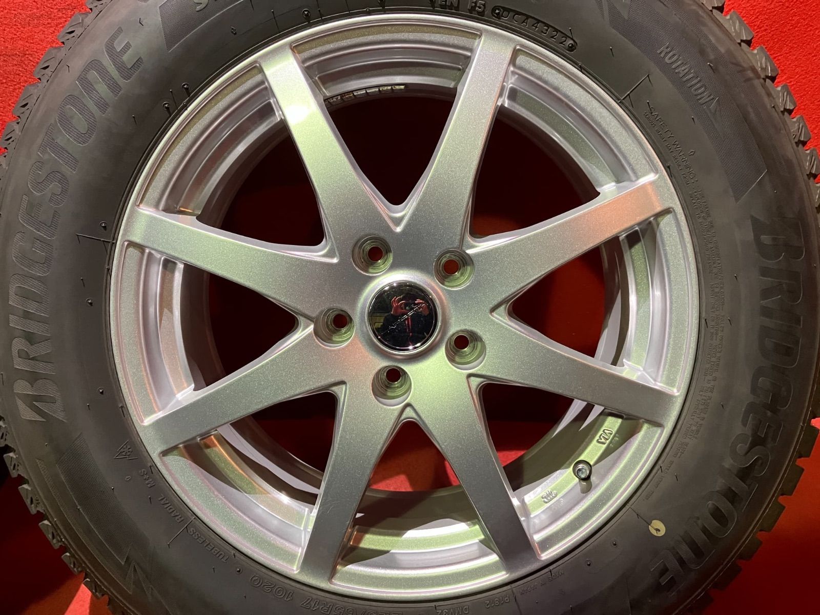 スタッドレスタイヤホイールセット 225 65 R 17 DM V 3 x 7 0 45 114 5 H 社外 LAPORTA 4本SET