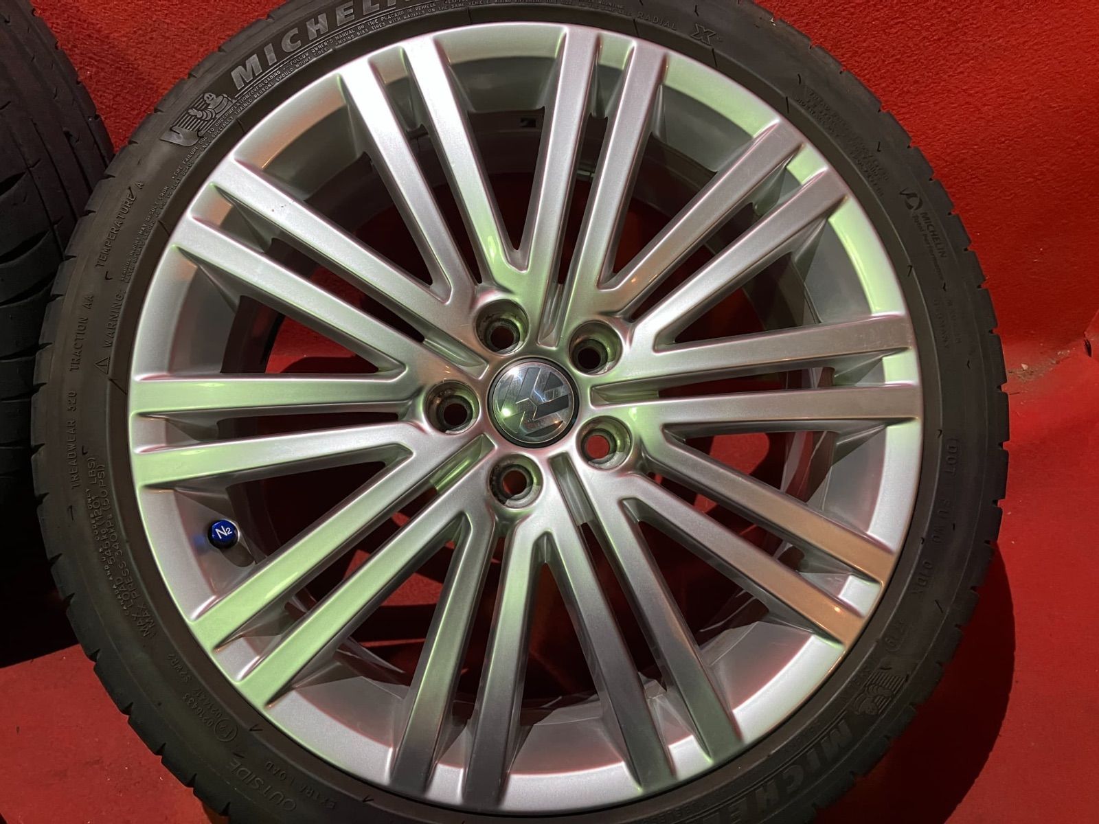 サマータイヤホイールセット 215 40 R 17 PILOT SPORT 4 x 7 0 46 100 5 H hub 57 mm VW ポロ 4本SET