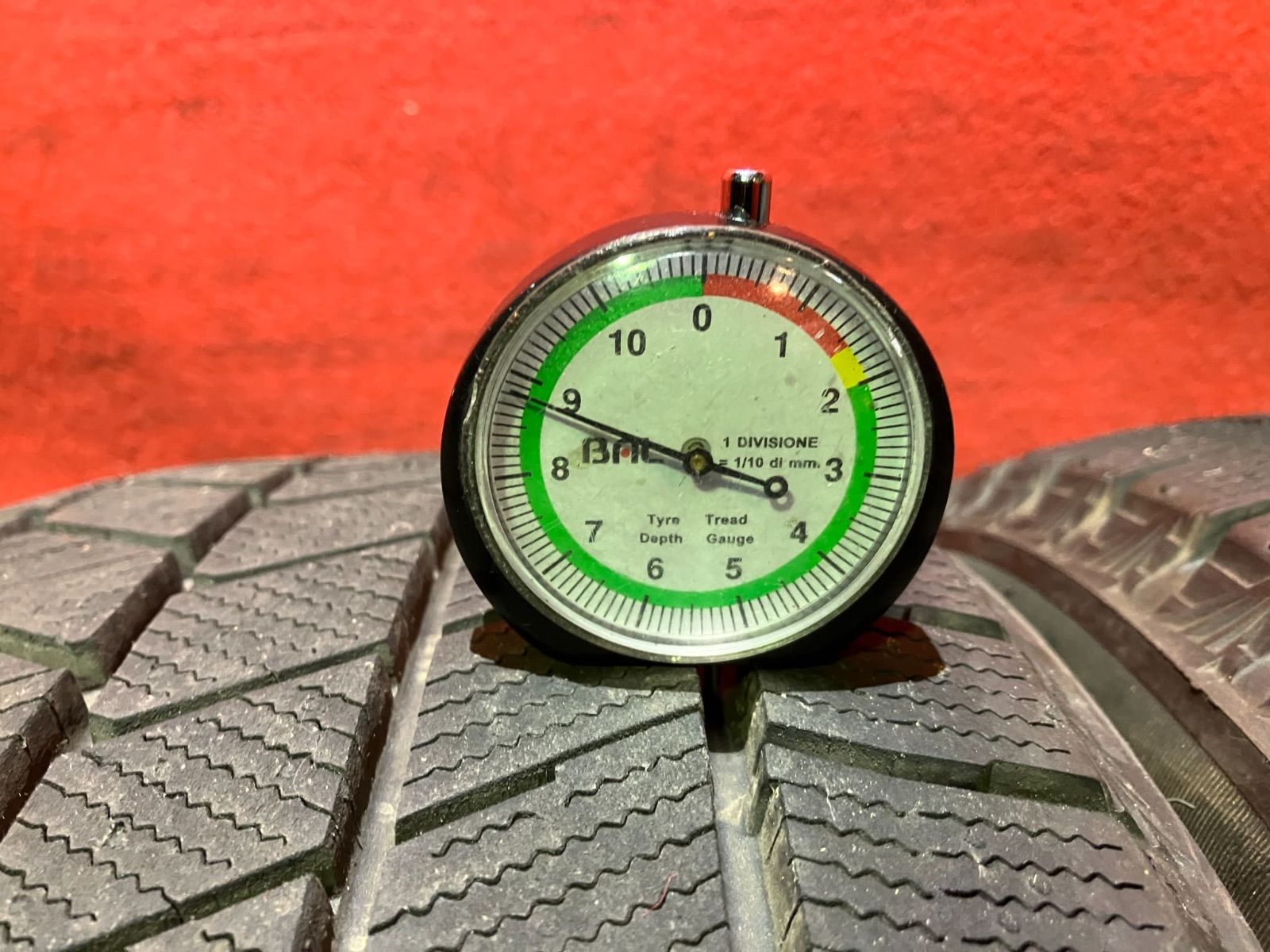 スタッドレスタイヤ