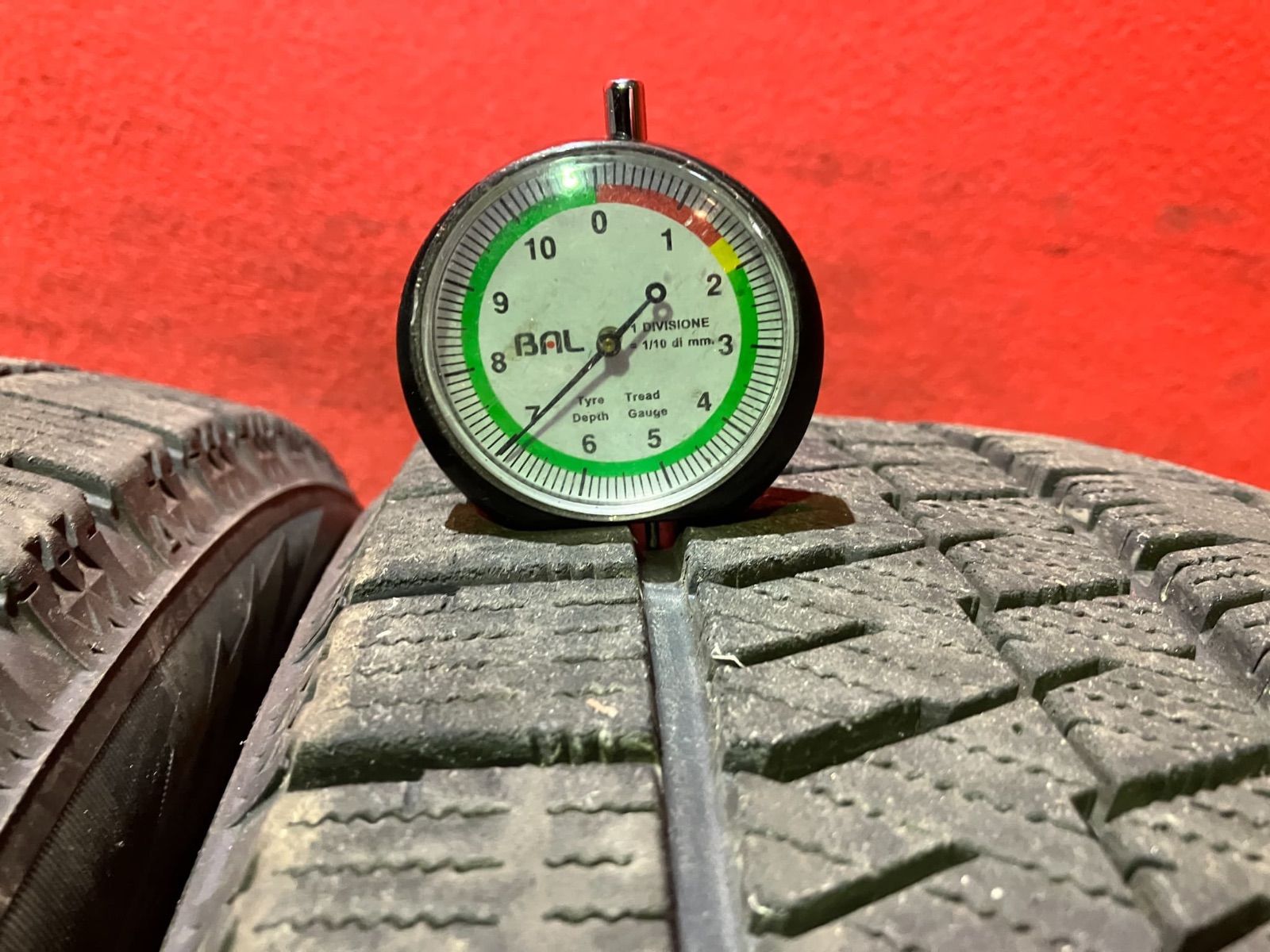 スタッドレスタイヤ 195 50 R 19 VRX 2 4本SET