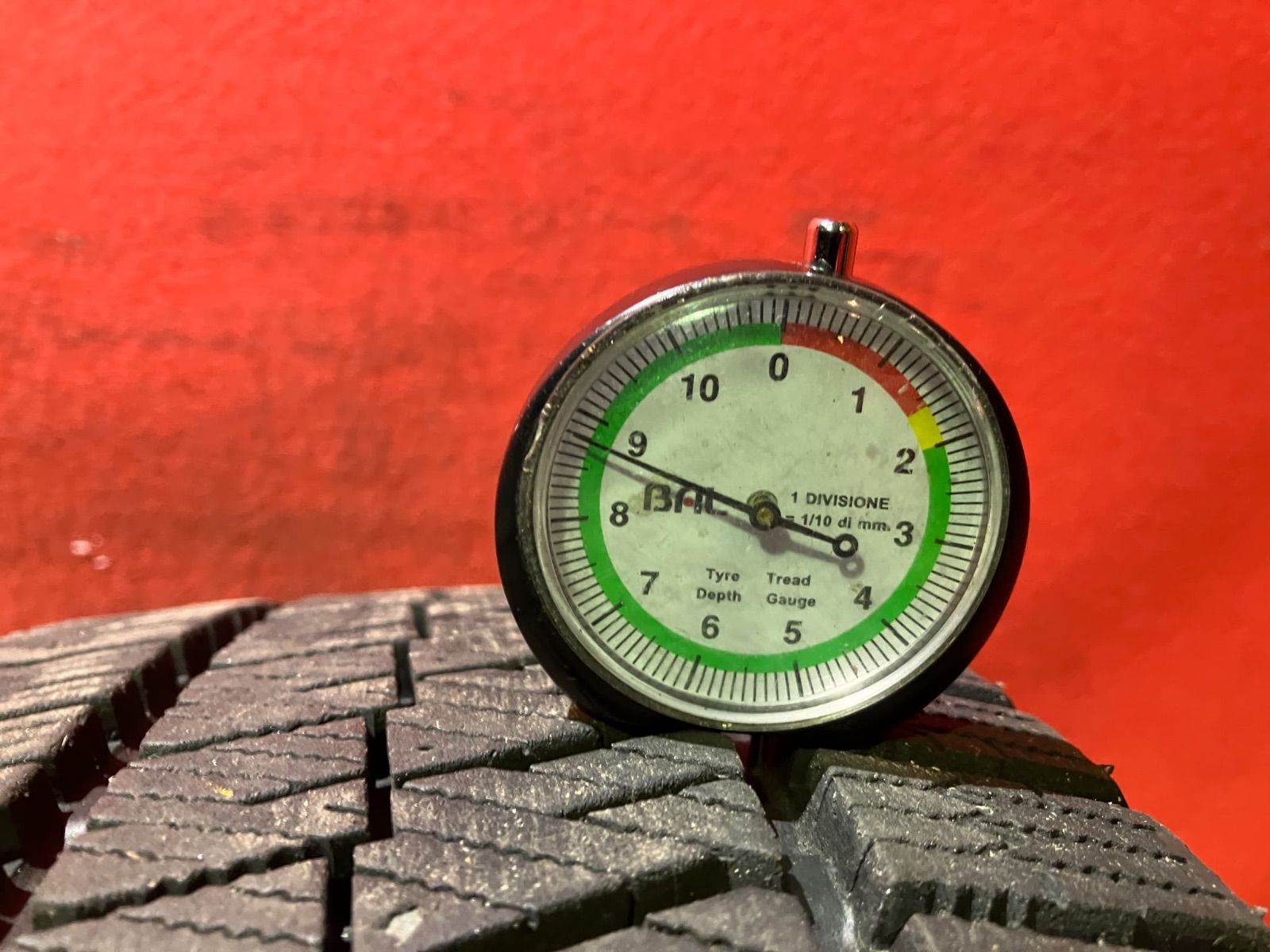 スタッドレスタイヤ 215 50 R 17 VRX 2 4本SET